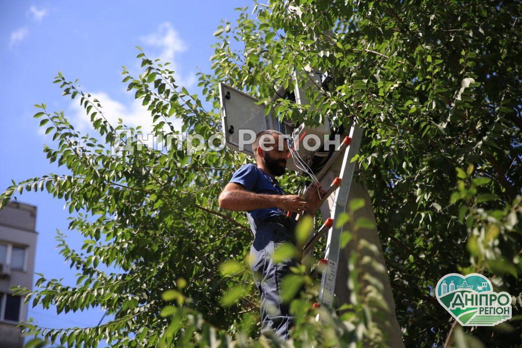 У Дніпрі у дворах багатоповерхівок встановлюють камери відеоспостереження (Адреса)