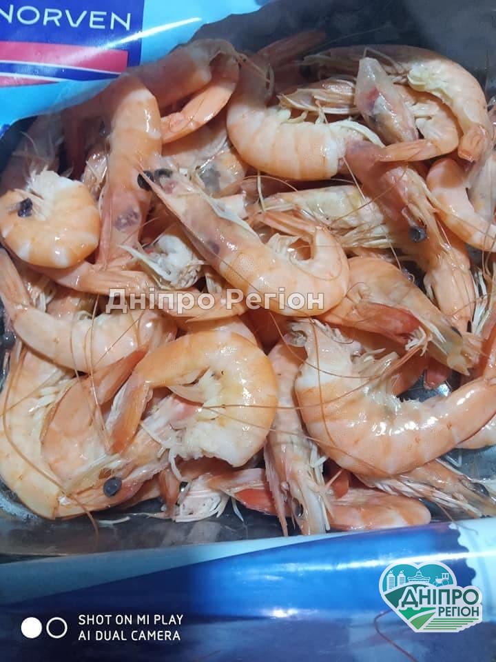 Испорченный запах и мутная жидкость: в Днепре в АТБ продают креветки, которые неправильно хранились Испорченный запах и мутная жидкость: в Днепре в АТБ продают ломаные креветки