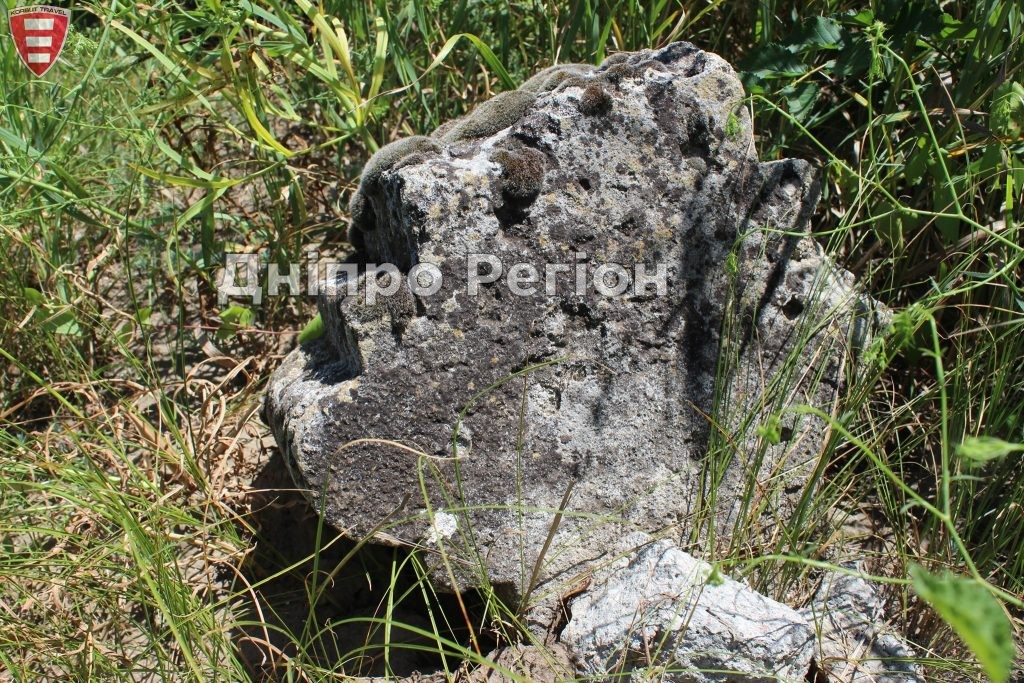 На Дніпропетровщині виявили кам’яний хрест, схожий на той, про який писав Яворницький
