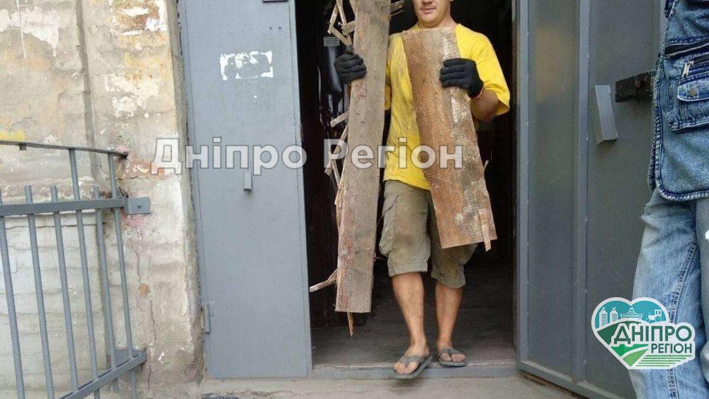 Будинок у Дніпрі може впасти через незаконну прибудову Будинок у Дніпрі може впасти через незаконну прибудову