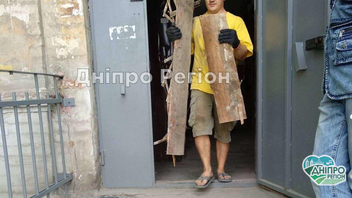 Будинок у Дніпрі може впасти через незаконну прибудову