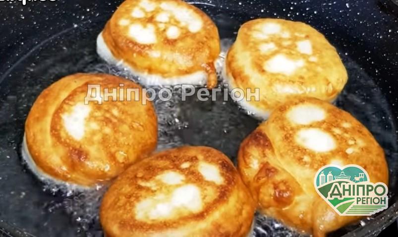 Пышные оладьи, как пончики. Результат за 5 минут: правильный рецепт на миллион Пышные оладьи, как пончики. Результат за 5 минут: правильный рецепт на миллион