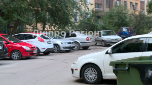 У Дніпрі автовласники скаржаться на нестачу нічних стоянок