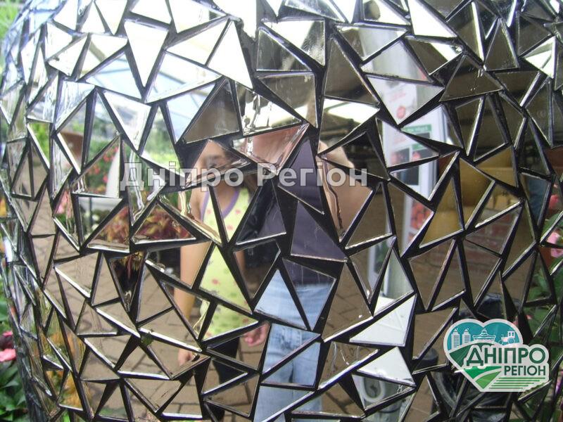 Почему опасно смотреться в разбитое зеркало Почему опасно смотреться в разбитое зеркало