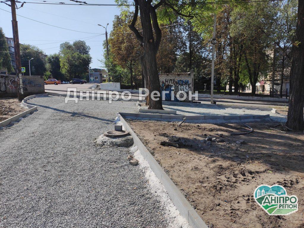 У Дніпрі тривають роботи з реконструкції скверу Металургів (ФОТО)