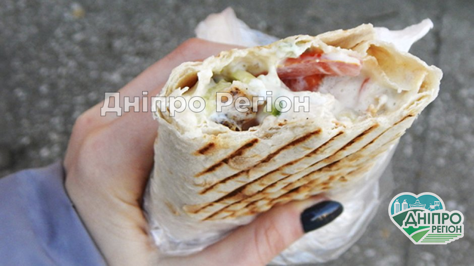 На Дніпропетровщині зафіксоване масове отруєння людей шаурмою На Дніпропетровщині люди отруїлися шаурмою