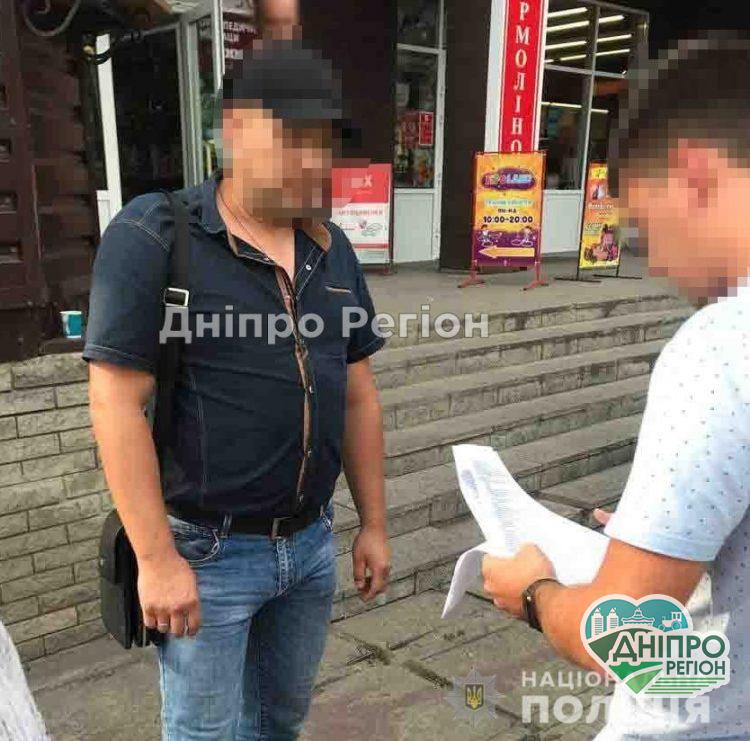 На Дніпропетровщині поліцейські затримали голову ОТГ на хабарі На Дніпропетровщині поліцейські затримали голову ОТГ на хабарі