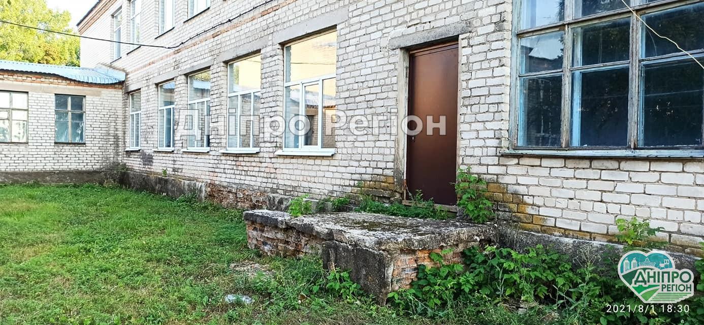 Три школи Новомосковського району зустрінуть учнів у занедбаному стані (ФОТО)