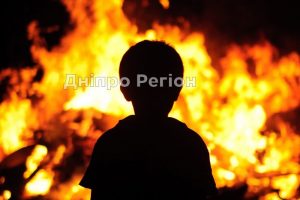 На Дніпропетровщині у вогні загинули діти 1 та 4 років: їхню матір заарештували