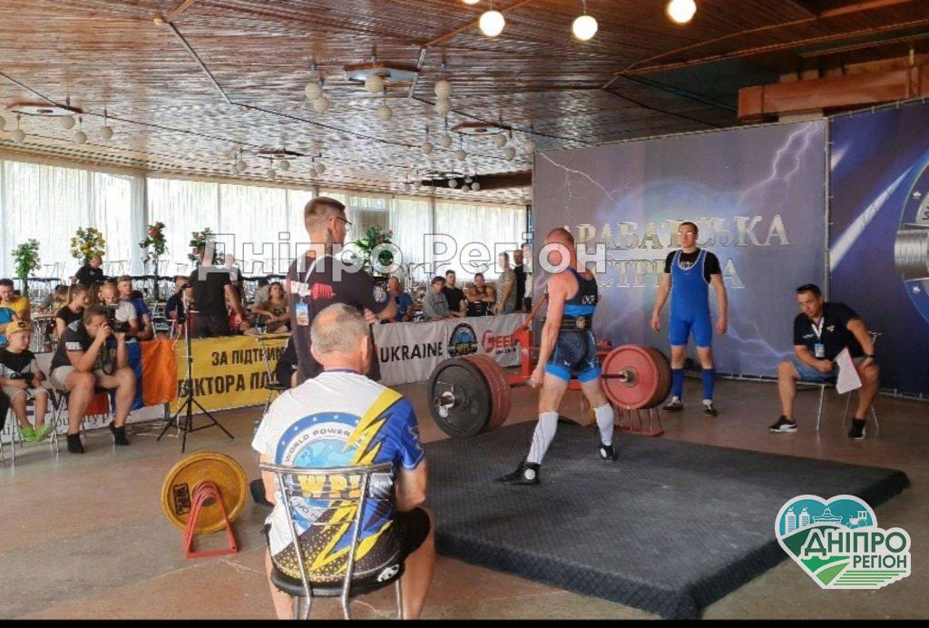 Гвардієць із Дніпра встановив 5 світових рекордів одразу Гвардієць із Дніпра встановив 5 світових рекордів одразу