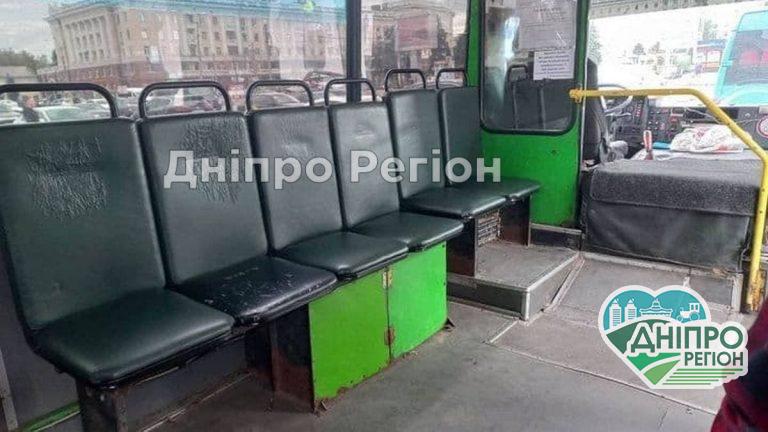 Катафалк чи кінозал: у Дніпрі з`явилась незвична маршрутка