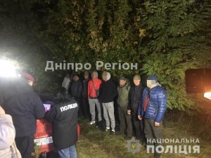 На Дніпропетровщині рейдери захопили врожай соняшника: працює поліція (Фото/Відео)