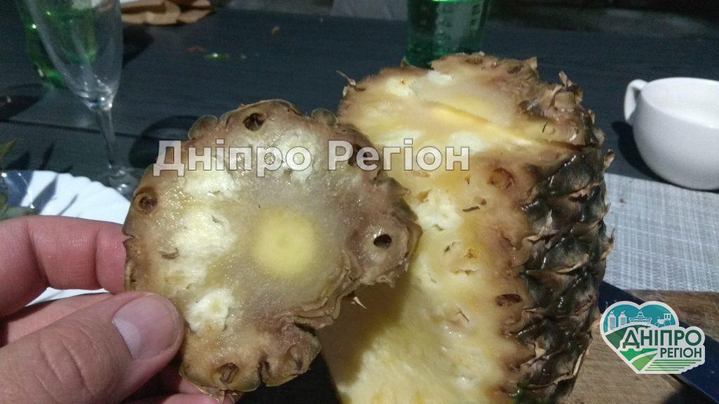 В Днепре в супермаркете Варус разгорелся скандал из-за ананаса (Фото)