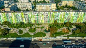 У Дніпрі розкурочили дитячий майданчик, який недавно відкрили (Фото)