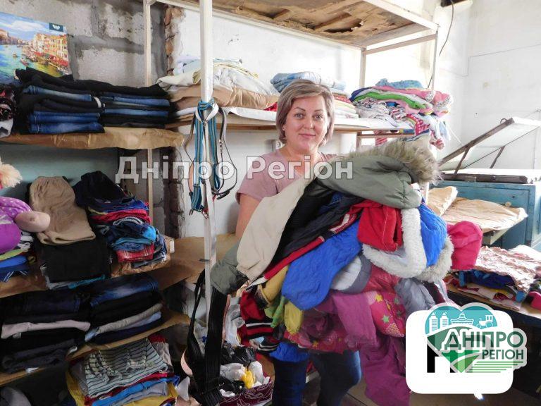 Тут одягнуть, дадуть меблі та побутову техніку: на Дніпропетровщині відкрилась соціальна кімната (Фото)