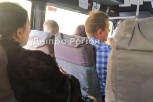 Такого ещё не видели: в маршрутках Днепра пассажиры начали ездить в шубе