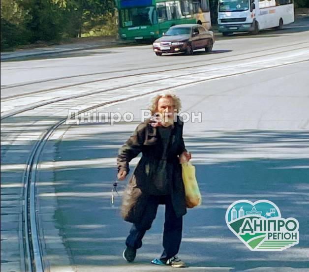 В Днепре на Слобожанском появился Форрест Гамп, который всегда бежит В Днепре на Слобожанском появился Форрест Гамп, который всегда бежит