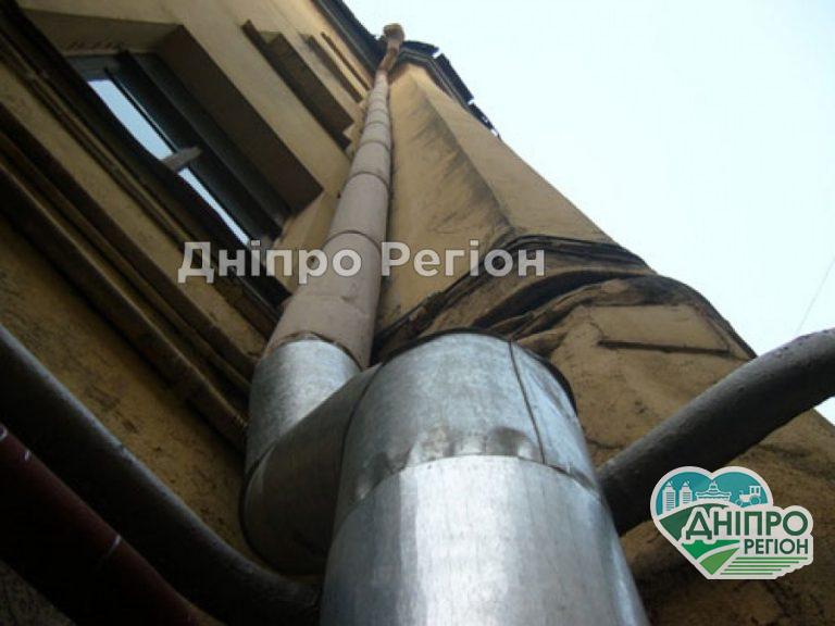 Заліз в квартиру по газовій трубі: на Дніпропетровщині домушник проведе за гратами понад 3 роки
