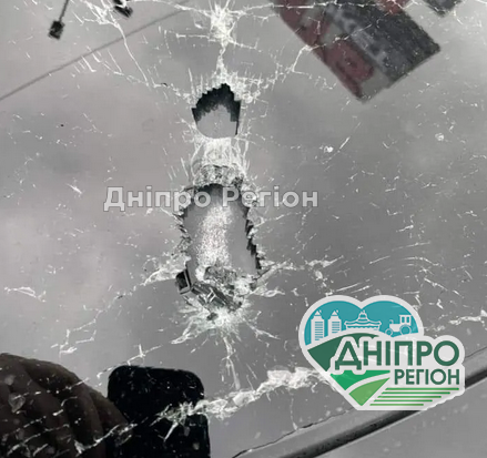 Скоєно замах на радника президента Сергія Шефіра: поранено водія (Фото) Скоєно замах на радника президента Сергія Шефіра: поранено водія (Фото)