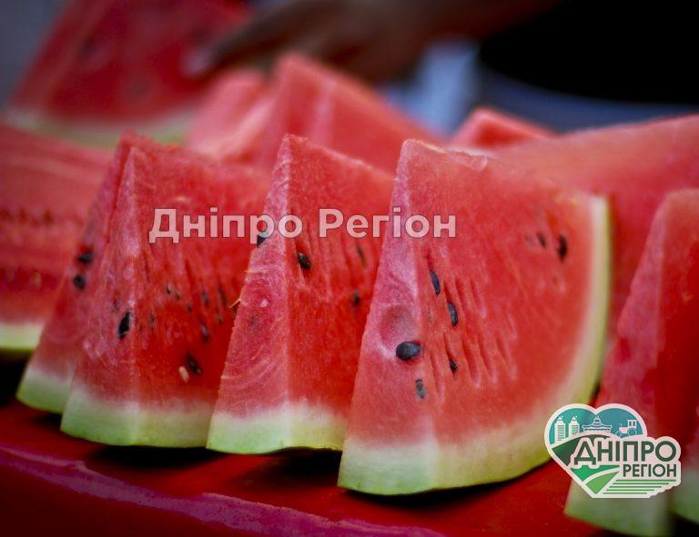 Кому смертельно небезпечно їсти кавуни Кому смертельно небезпечно їсти кавуни