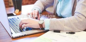 Мешканцям Дніпропетровщини розповіли, як відрізняти фейки від фактів