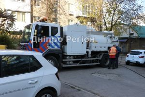 50 викликів за добу: у Дніпрі розповіли, куди звертатись, коли забивається каналізація