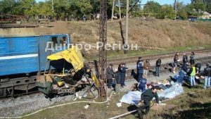 Загинуло 45 пасажирів: на Дніпропетровщині згадують Марганецьку трагедію (Фото)