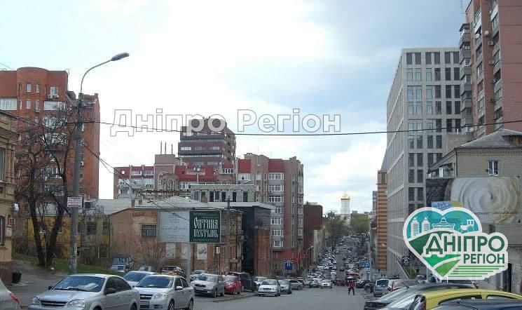 У Дніпрі п’яна 12-річна дівчинка випала з вікна на 7-му поверсі У Дніпрі п’яна 12-річна дівчинка випала з вікна на 7-му поверсі