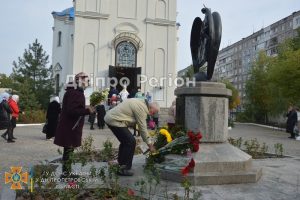 Вибух багатоповерхівки на ж/м Перемога: у Дніпрі вшанували загиблих 14 років тому (Фото)