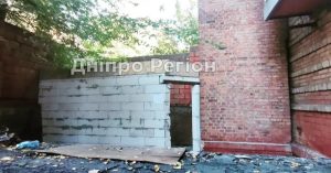 У Дніпрі на проспекті Яворницького знесли цар-пристройку