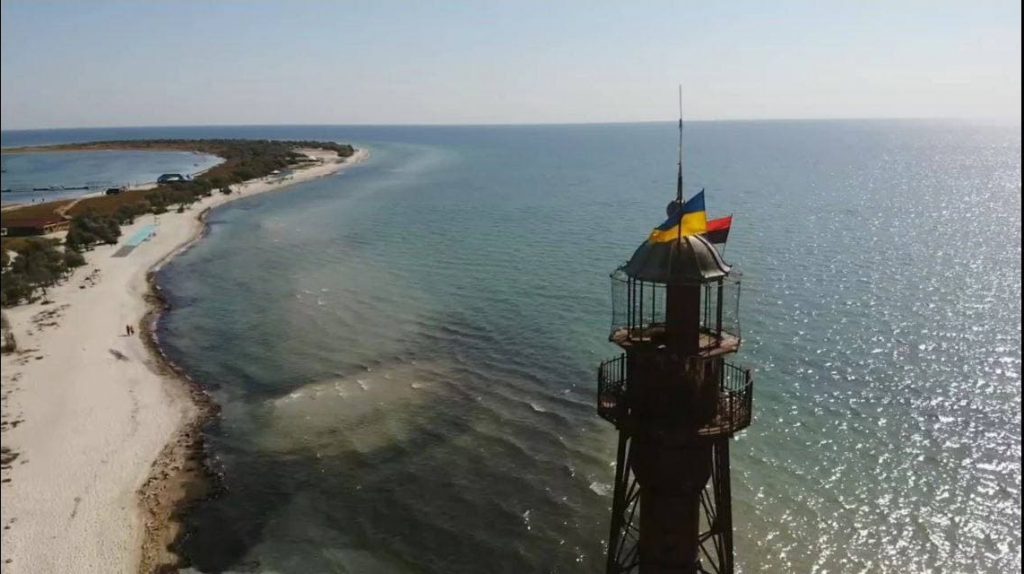 В акваторії острова Джарилгач створили плавучий туристичний об’єкт В акваторії острова Джарилгач створили плавучий туристичний об'єкт