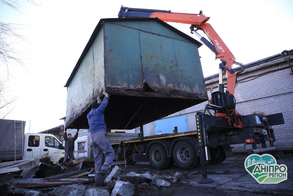 Де у Дніпрі демонтують незаконні тимчасові споруди: список адрес