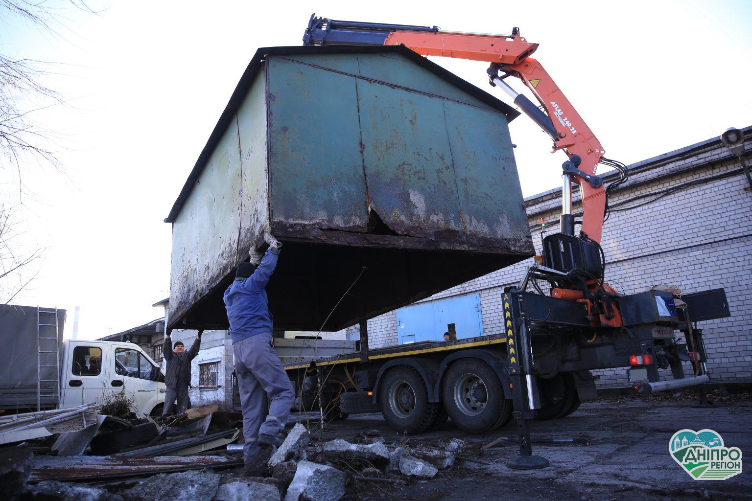 Де у Дніпрі демонтують незаконні тимчасові споруди: список адрес Де у Дніпрі демонтують незаконні тимчасові споруди: список адрес