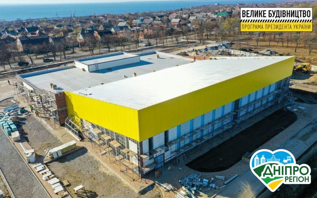 Такого ще не було: на Дніпропетровщині запрацює новий спорткомплекс з басейном