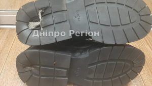 Донька тричі взувала: у Дніпрі в черевиках за 1899 грн провалилась підошва (Фото)
