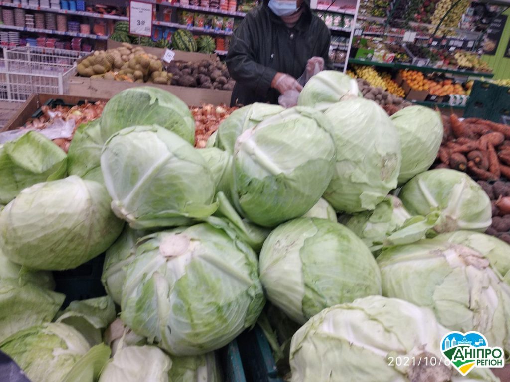 У Дніпрі та області різко подорожчала капуста: скільки коштують на ринках різні сорти У Дніпрі та області різко подорожчала капуста: скільки коштують на ринках різні сорти