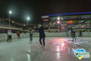 На Дніпропетровщині відкрилась нова ковзанка. Графік роботи, ціни