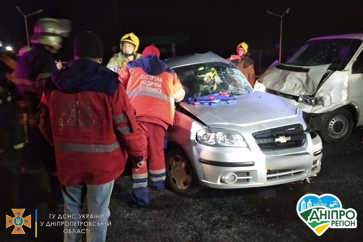 Водія вирізали із груди металу: на трасі Знам’янка–Луганськ–Ізварине сталася серйозна ДТП