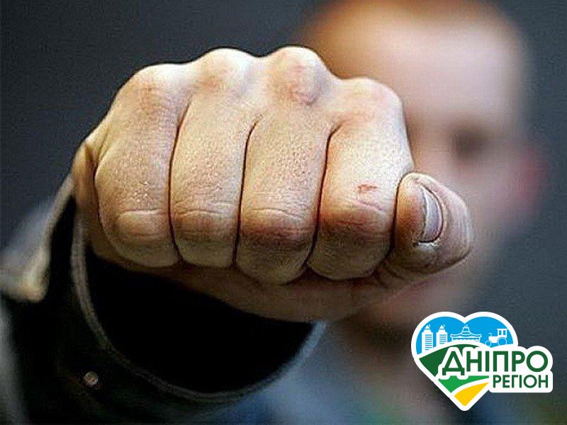 У Кривому Розі пасажири побились за місце в маршрутці (Відео) У Кривому Розі пасажири побились за місце в маршрутці (Відео)