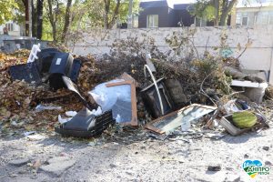 Чому не вивозять сміття у Дніпрі: запитання, які найчастіше задають містяни