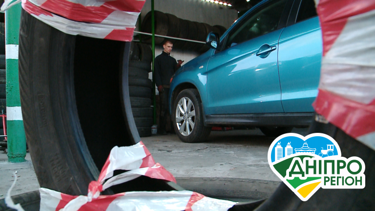 Шиномонтажі Дніпра переповнені: машини вишикувалися у черги (Відео)