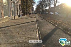 Широкі тротуари та велодоріжка: у Дніпрі на вулиці Робочій помітили зміни (Фото)