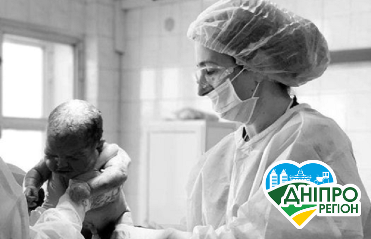 У Дніпрі 42-річна Саша народила п`ятнадцяту дитину