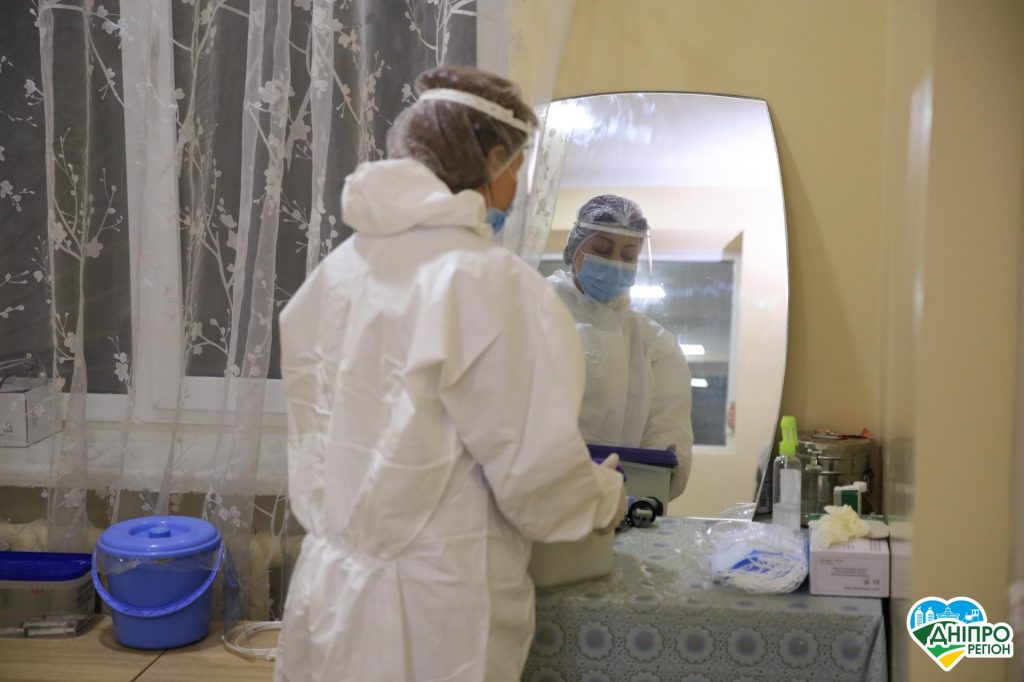 Де у Дніпрі лікують дітей від коронавірусу: список лікарень