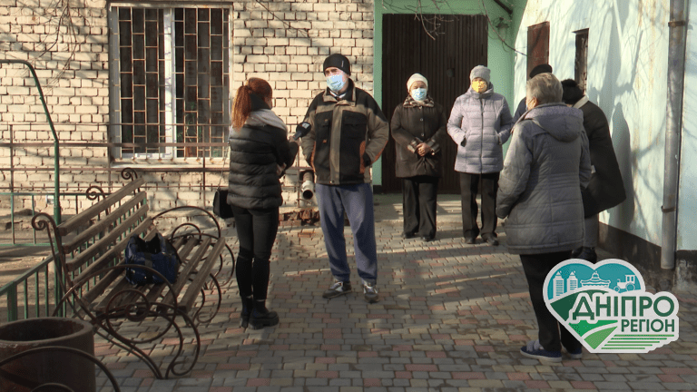 У Дніпрі понад місяць мешканці будинку по Калиновій сидять без газу (Відео) У Дніпрі понад місяць мешканці будинку по Калиновій сидять без газу (Відео)