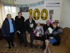 На Дніпропетровщині 100-річна ювілярка поділилась секретом довголіття