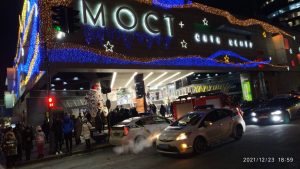 Працюють поліція, рятувальники, медики: у Дніпрі замінували ТРЦ Мост-Сіті (Фото)