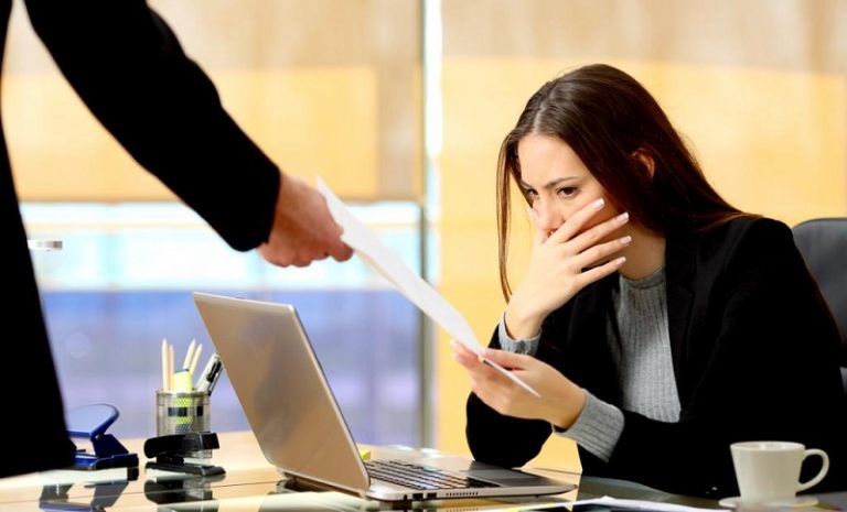 На Дніпропетровщині вчителів змушують писати заяви за власний рахунок На Дніпропетровщині вчителів змушують писати заяви за власний рахунок