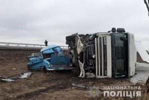 На автодорозі Стрий – Умань-Дніпро-Ізварине загинуло двоє людей: шукають свідків подій