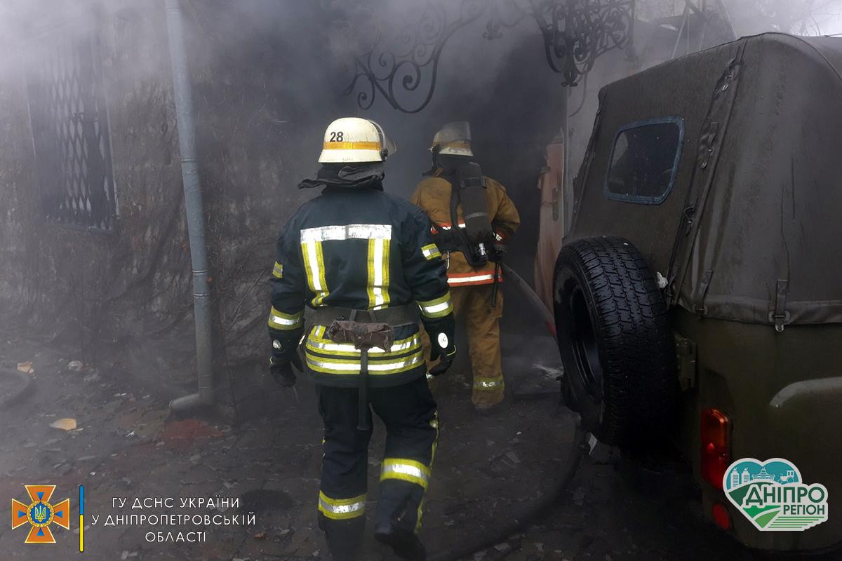 На Дніпропетровщині під час гасіння пожежі в будинку виявили тіло чоловіка (Фото)